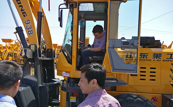 莱工.jpg 莱工.jpg